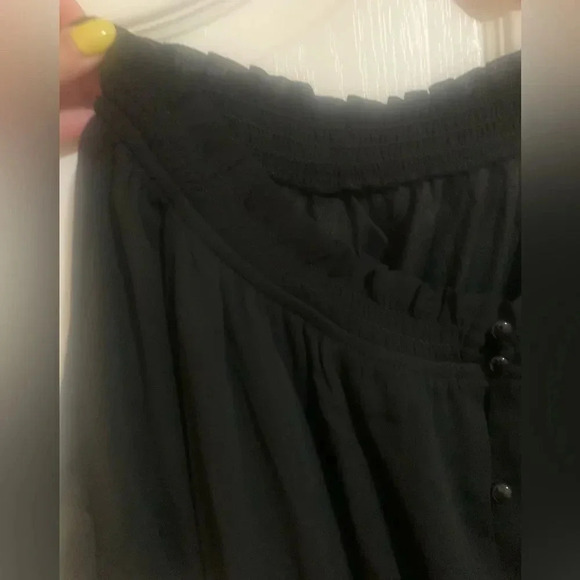 ‎NWT- Everleigh Off-the-Shoulder Black Blouse. Size M. - Picture 9 of 11